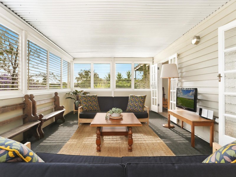 26 Orchard Terrace, St Lucia QLD 4067