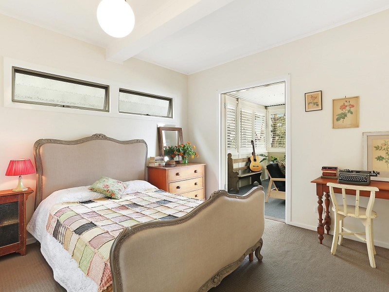 26 Orchard Terrace, St Lucia QLD 4067