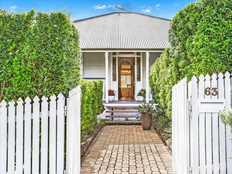 63 Clarence Road, Indooroopilly QLD 4068