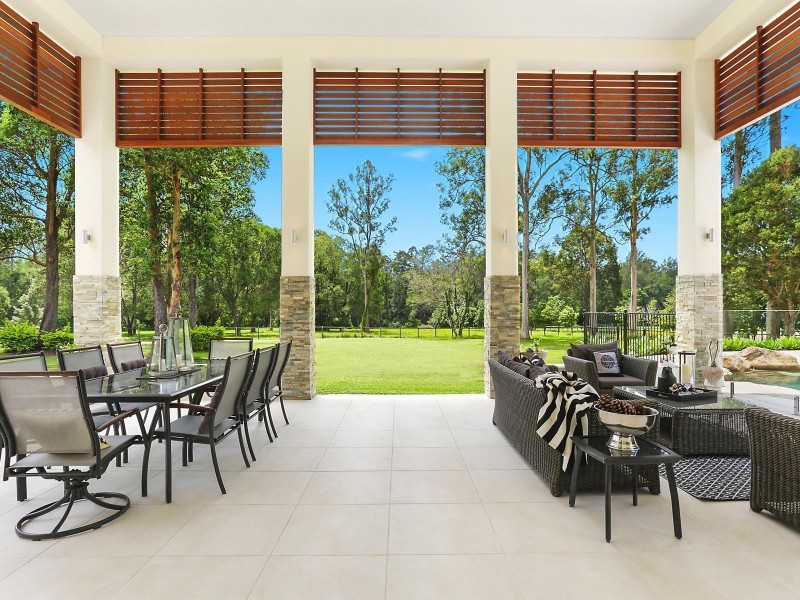 80 Peronne Place, Brookfield QLD 4069