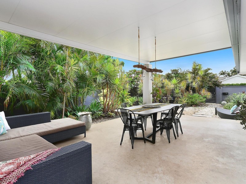 1 Tekapo Street, Broadbeach Waters QLD 4218