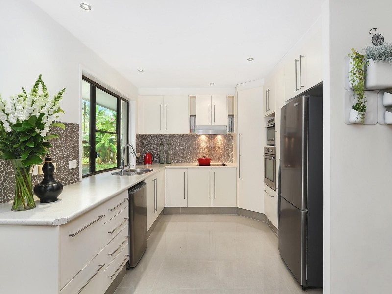 1 Tekapo Street, Broadbeach Waters QLD 4218