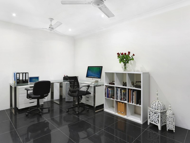 1 Tekapo Street, Broadbeach Waters QLD 4218