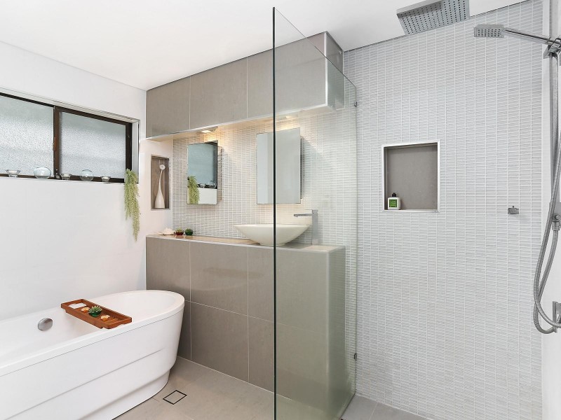 1 Tekapo Street, Broadbeach Waters QLD 4218