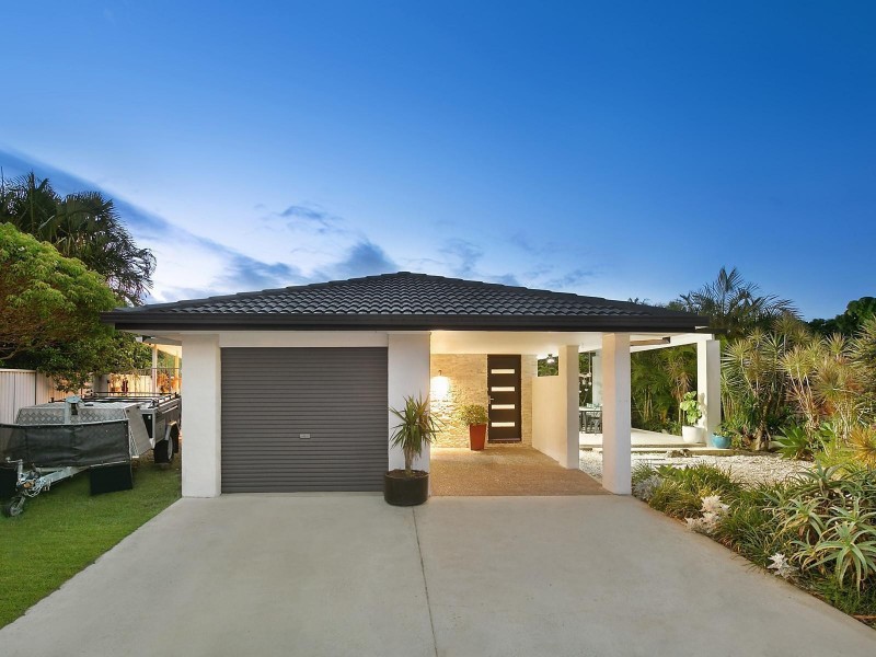 1 Tekapo Street, Broadbeach Waters QLD 4218