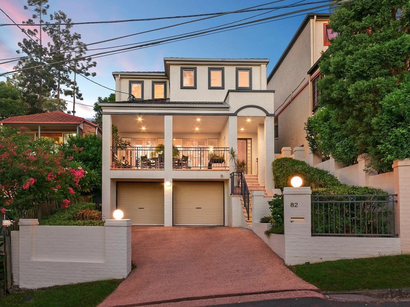 82 Orchard Terrace, St Lucia QLD 4067