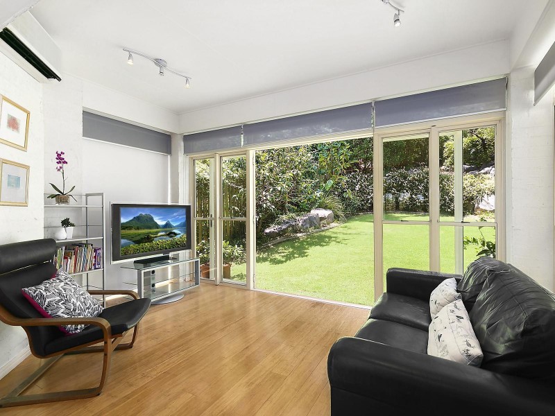 82 Orchard Terrace, St Lucia QLD 4067