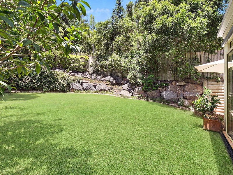 82 Orchard Terrace, St Lucia QLD 4067