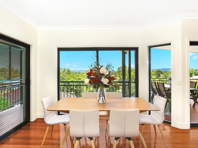 10 Tiara Close, Mount Ommaney QLD 4074