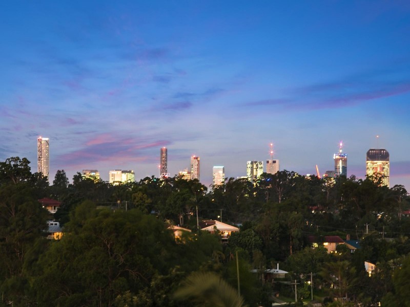 10 Tiara Close, Mount Ommaney QLD 4074