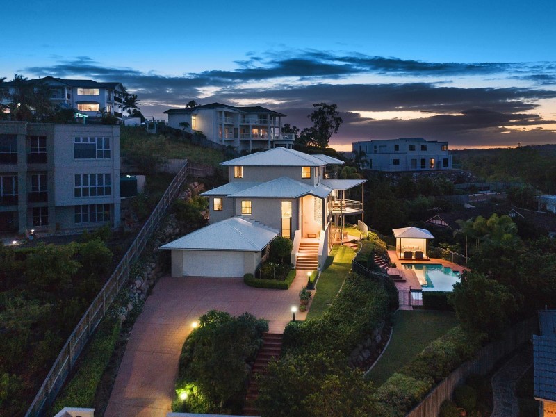 10 Tiara Close, Mount Ommaney QLD 4074