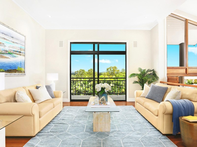 10 Tiara Close, Mount Ommaney QLD 4074