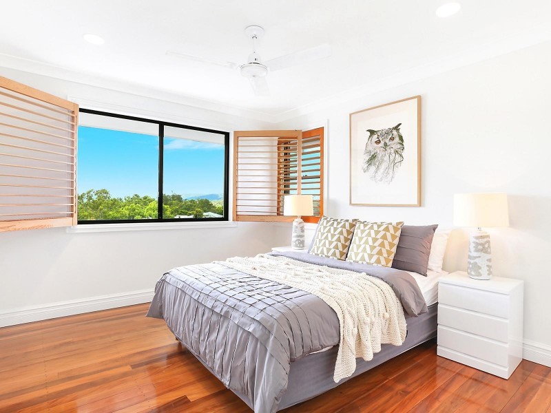 10 Tiara Close, Mount Ommaney QLD 4074