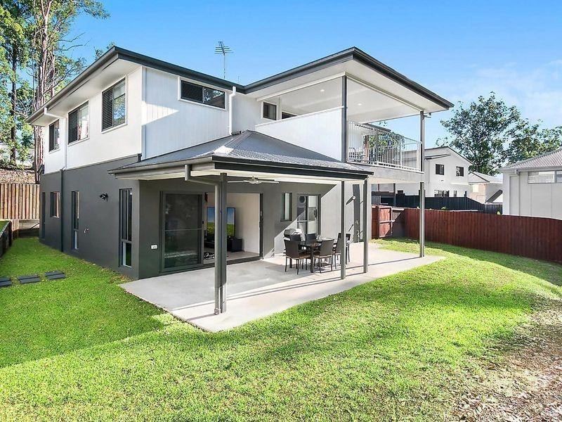 13 Kirkdale Road, Chapel Hill QLD 4069