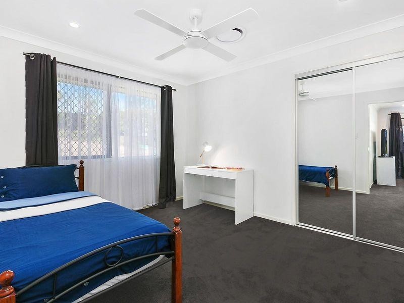 13 Kirkdale Road, Chapel Hill QLD 4069