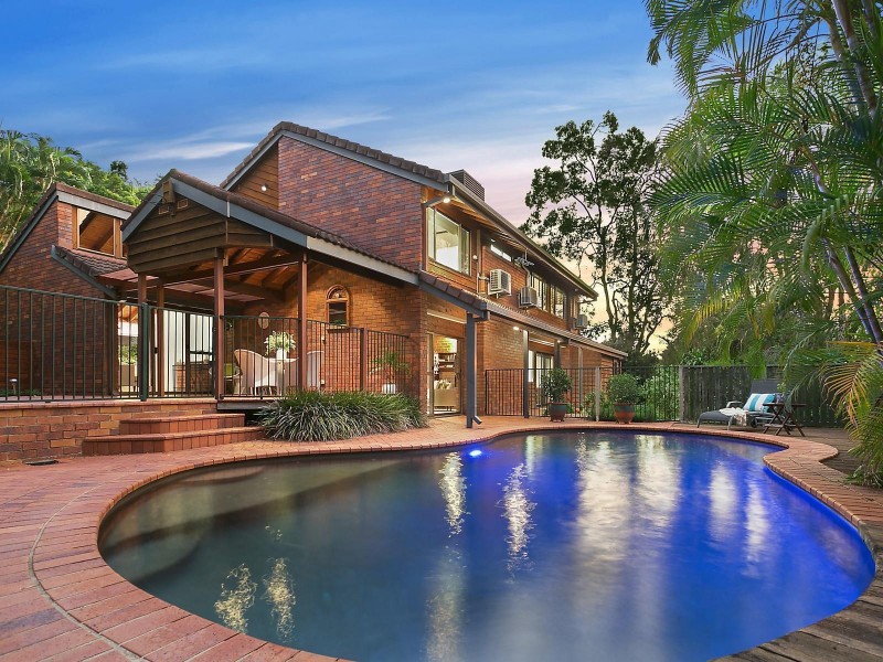 11 Jamner Street, Chapel Hill QLD 4069