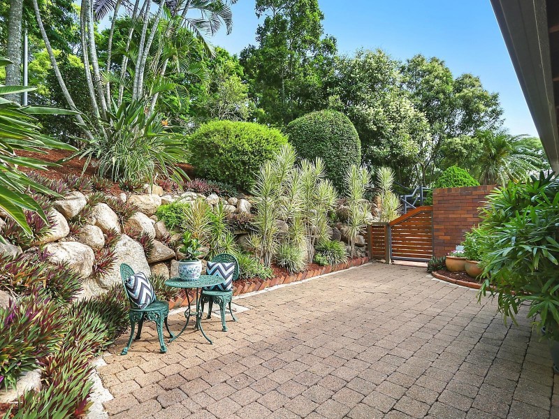 11 Jamner Street, Chapel Hill QLD 4069