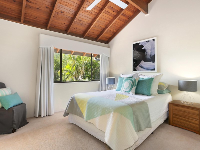 11 Jamner Street, Chapel Hill QLD 4069