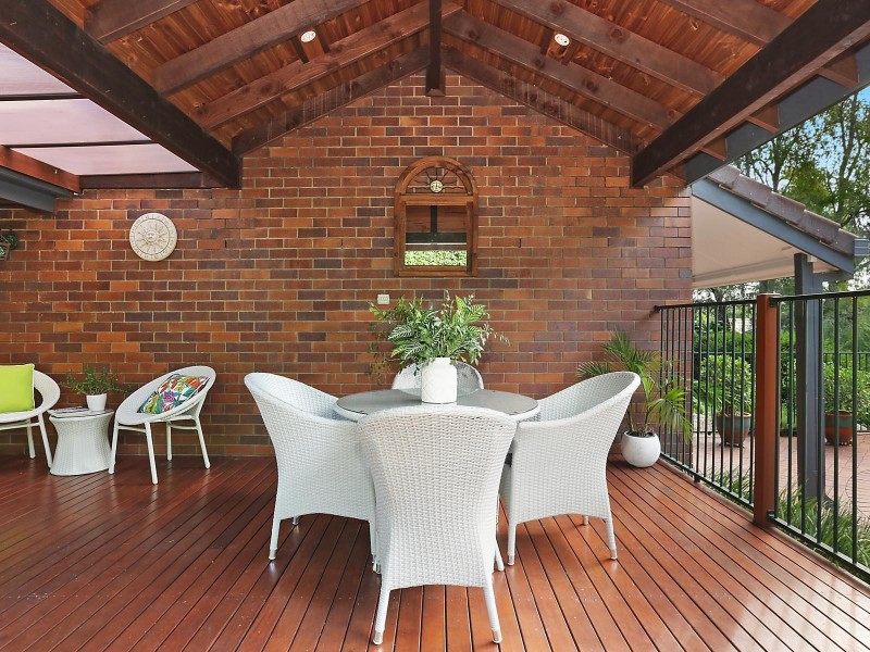 11 Jamner Street, Chapel Hill QLD 4069