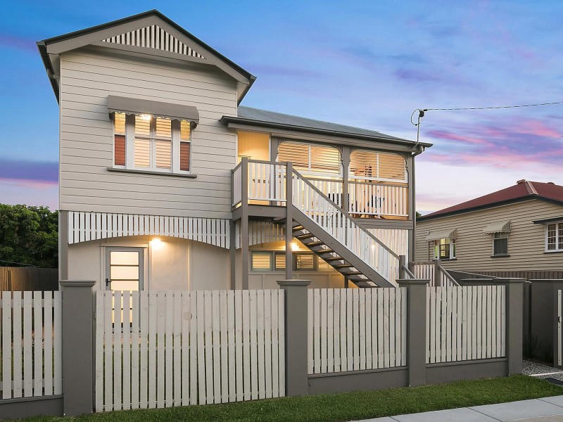 13 Birdwood Street, Coorparoo QLD 4151