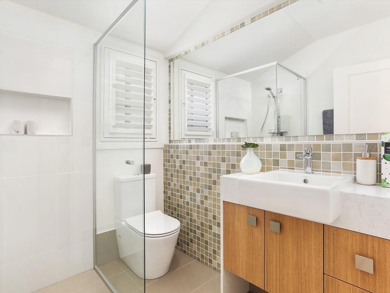 13 Birdwood Street, Coorparoo QLD 4151