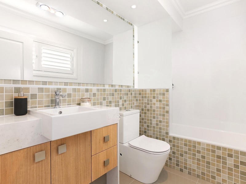 13 Birdwood Street, Coorparoo QLD 4151