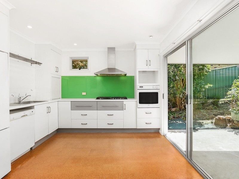 6 Jillian Street, Chapel Hill QLD 4069