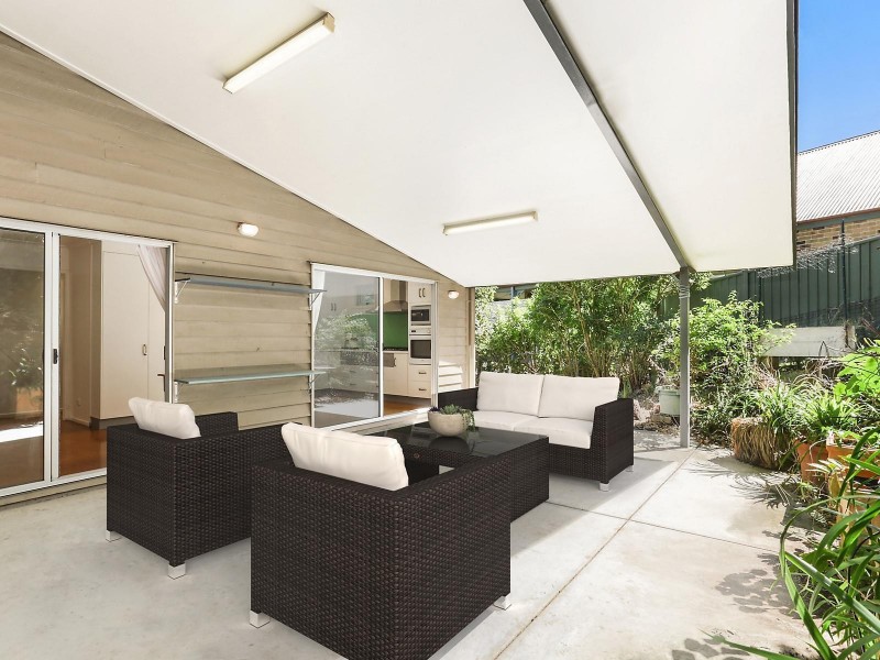 6 Jillian Street, Chapel Hill QLD 4069