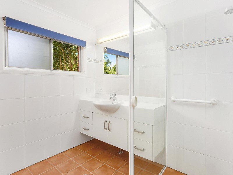 6 Jillian Street, Chapel Hill QLD 4069