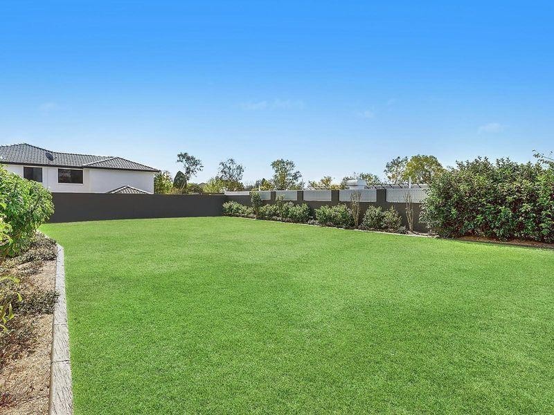 33 Debussy Place, Mount Ommaney QLD 4074