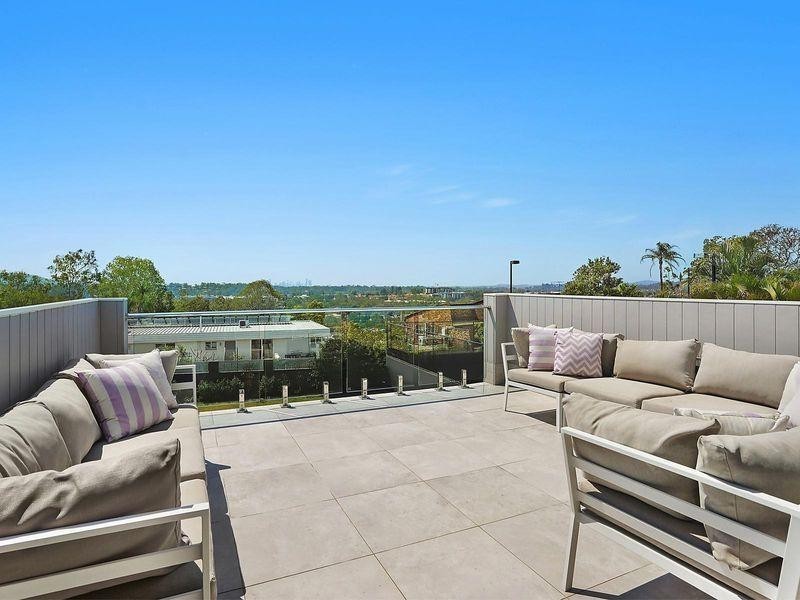 33 Debussy Place, Mount Ommaney QLD 4074