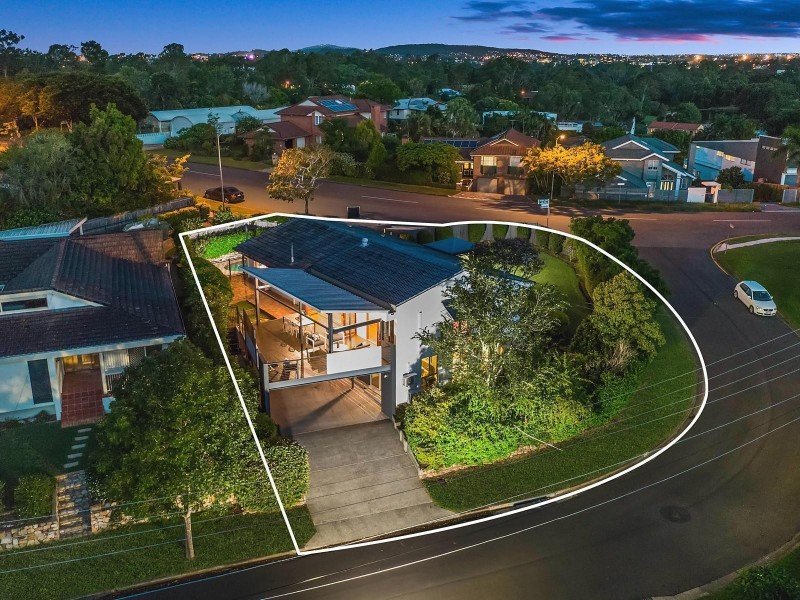 1 Cadiz Street, Indooroopilly QLD 4068