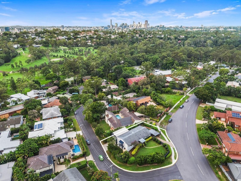 1 Cadiz Street, Indooroopilly QLD 4068