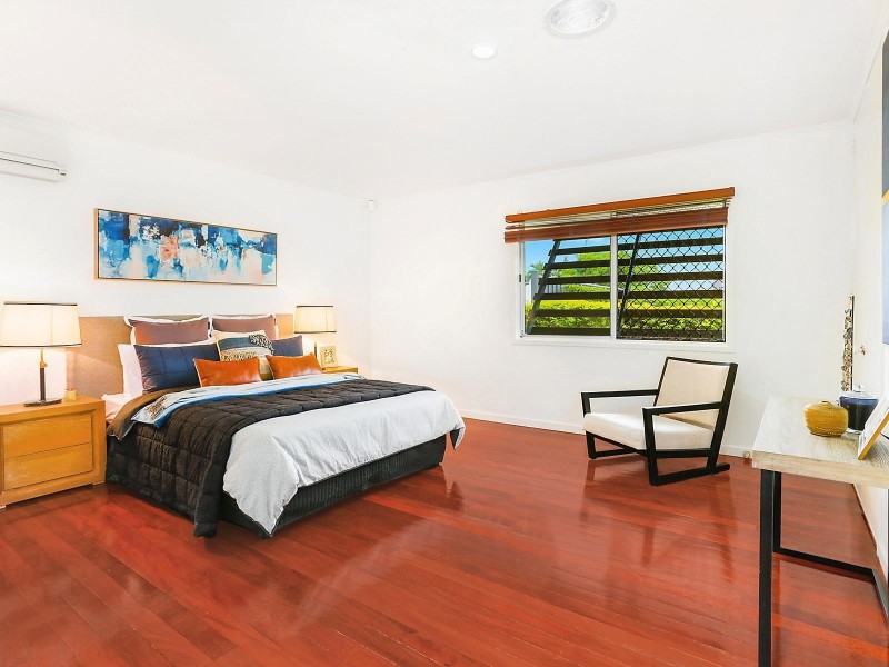 1 Cadiz Street, Indooroopilly QLD 4068