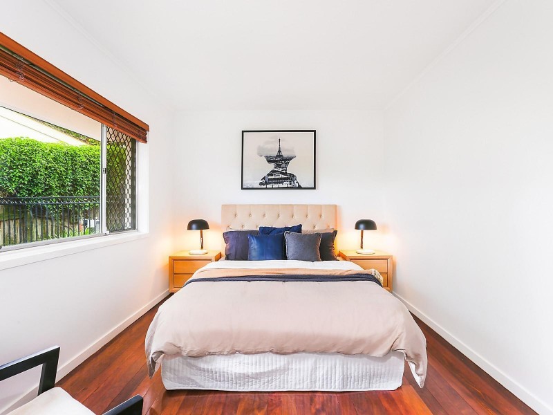 1 Cadiz Street, Indooroopilly QLD 4068