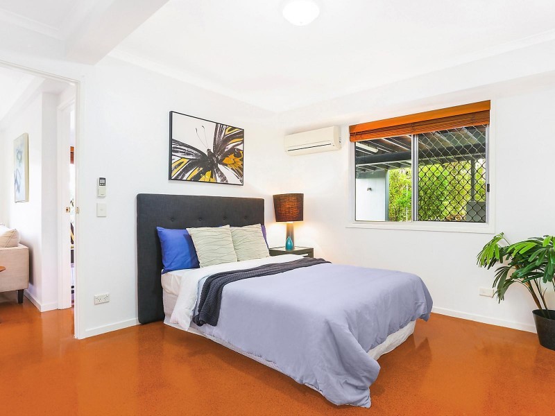 1 Cadiz Street, Indooroopilly QLD 4068