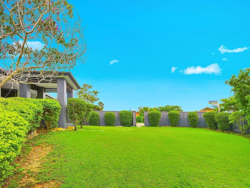1 Cadiz Street, Indooroopilly QLD 4068