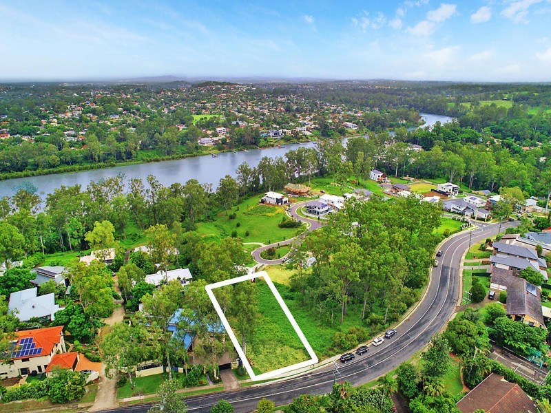 98 Sunset Road, Kenmore QLD 4069