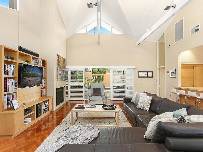 25 Meiers Road, Indooroopilly QLD 4068