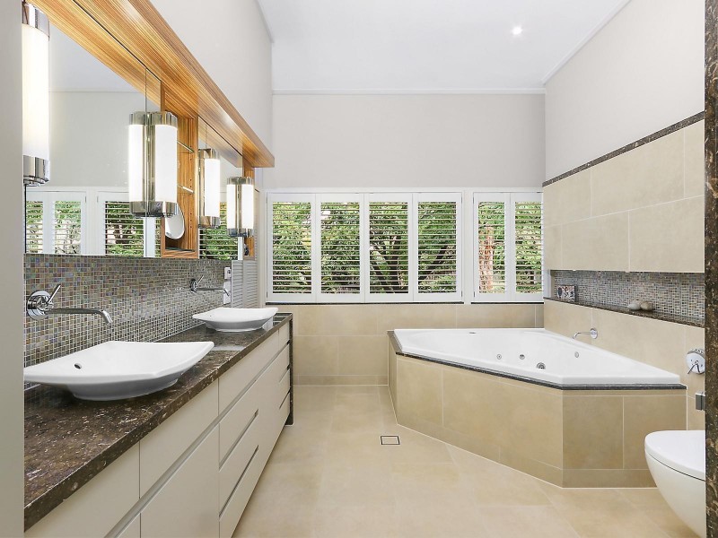 25 Meiers Road, Indooroopilly QLD 4068