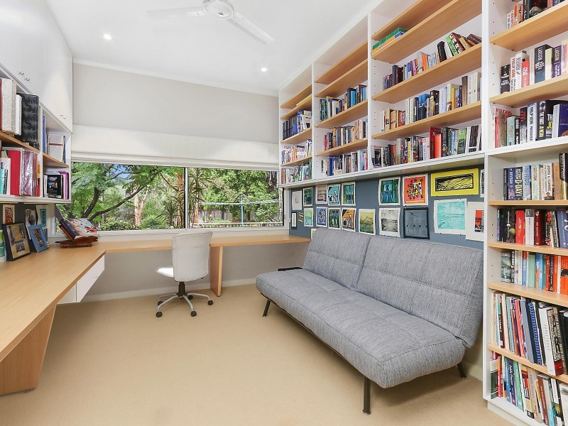 25 Meiers Road, Indooroopilly QLD 4068