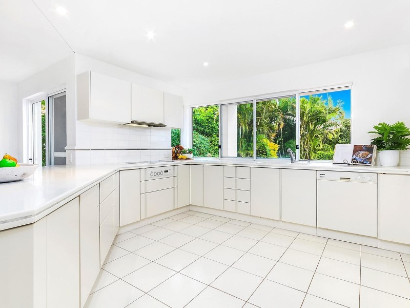 17 Carnoustie Court, Indooroopilly QLD 4068
