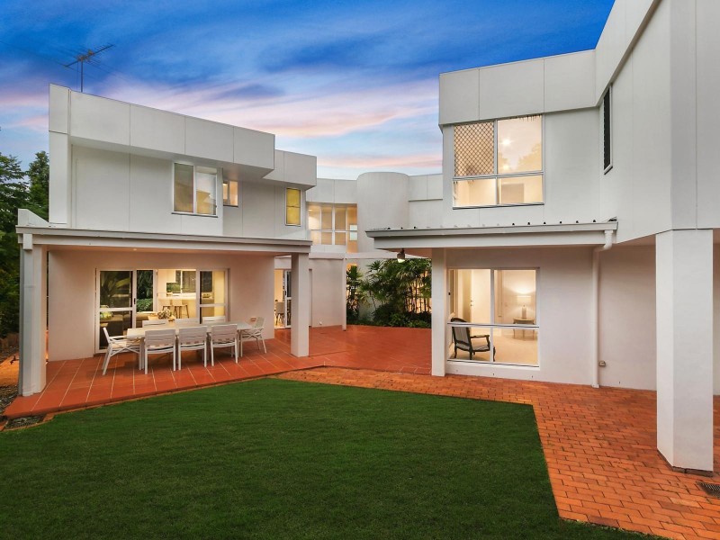 17 Carnoustie Court, Indooroopilly QLD 4068