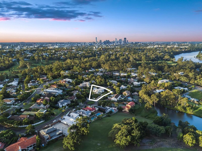 17 Carnoustie Court, Indooroopilly QLD 4068