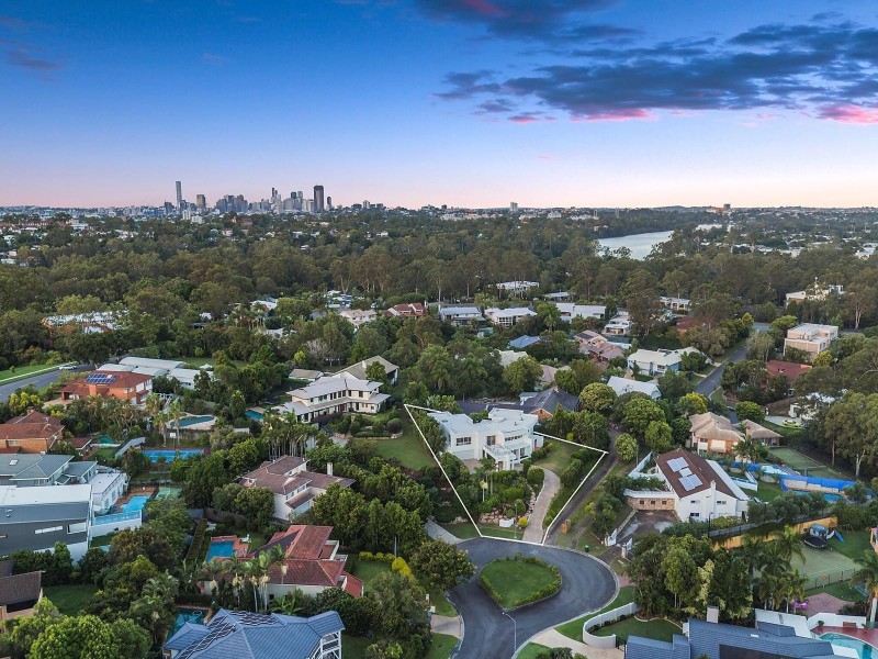 17 Carnoustie Court, Indooroopilly QLD 4068