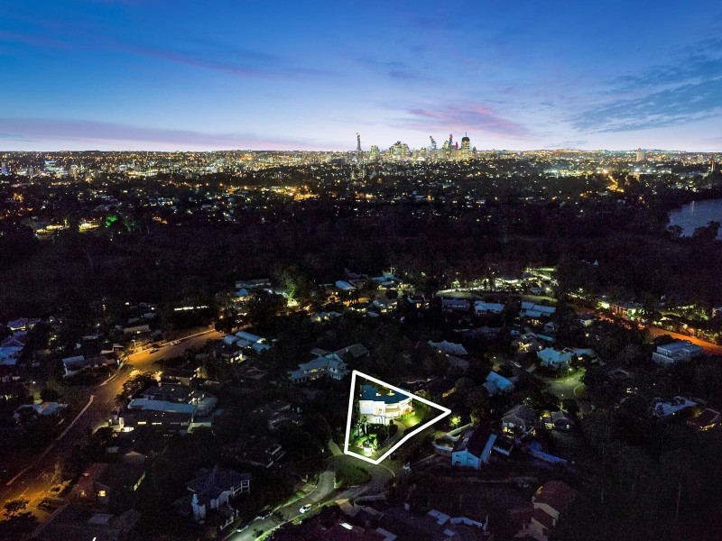 17 Carnoustie Court, Indooroopilly QLD 4068