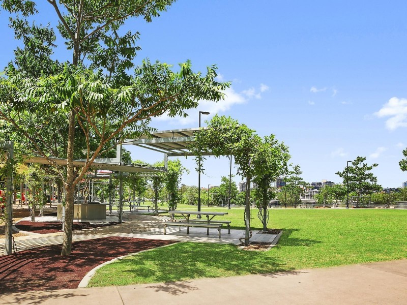 14 Ellis Street, Kangaroo Point QLD 4169