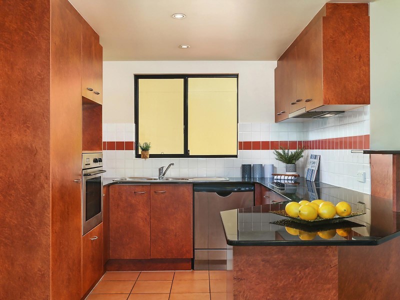 6/64 Lambert Street, Kangaroo Point QLD 4169