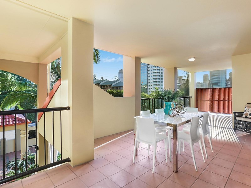 6/64 Lambert Street, Kangaroo Point QLD 4169