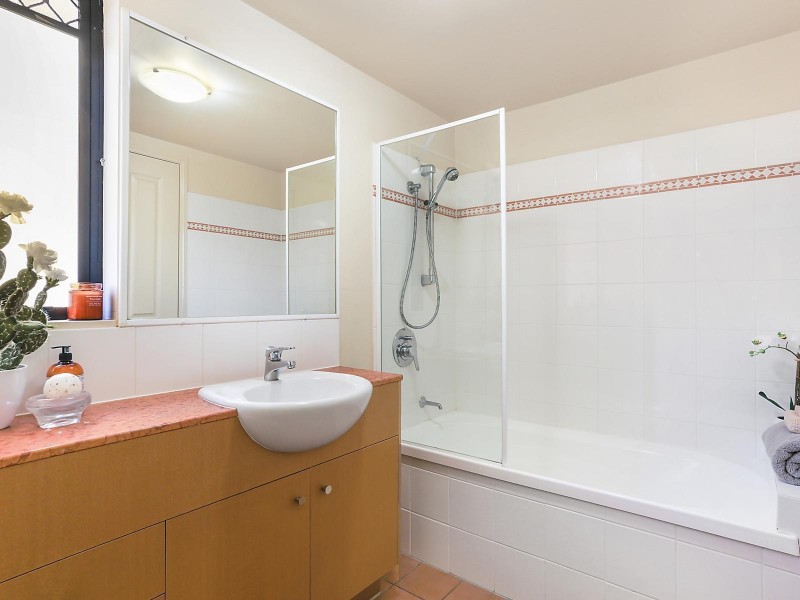 6/64 Lambert Street, Kangaroo Point QLD 4169